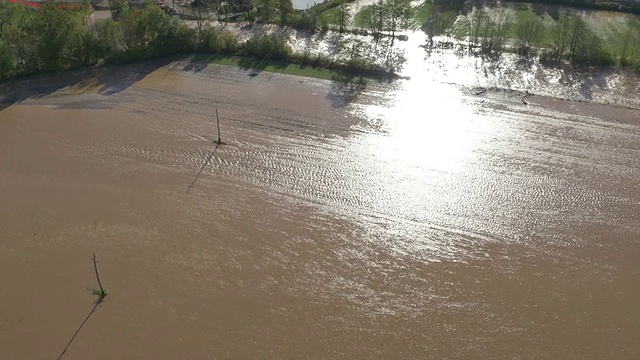 大雨过后河水淹没了这个国家视频素材