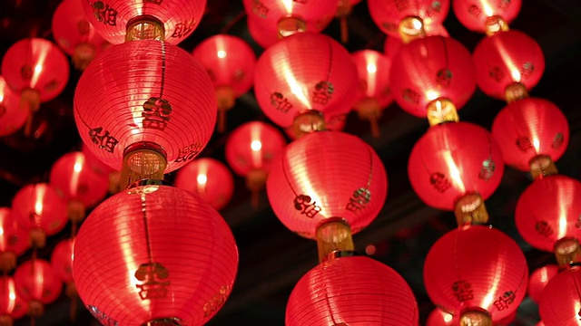 晚上的中国红灯笼视频素材