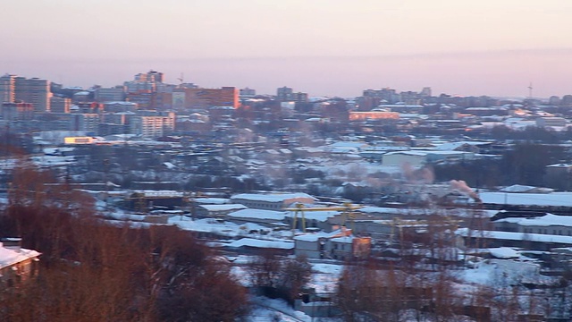 冬季城市和火电站全景视频素材