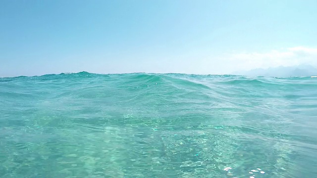 水下海浪与阳光光线IV视频素材