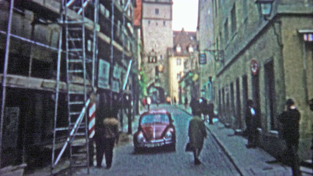 德国汉堡——1966年:商业区中心的老城广场。视频素材
