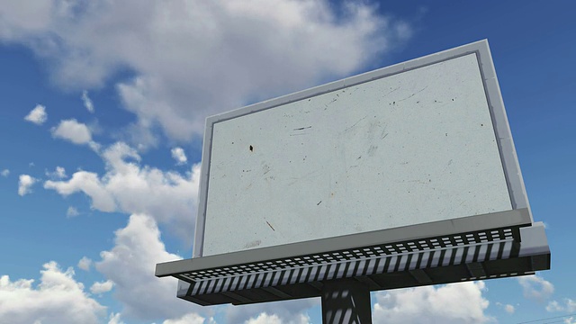 空广告牌对着多云的天空。时间流逝视频下载