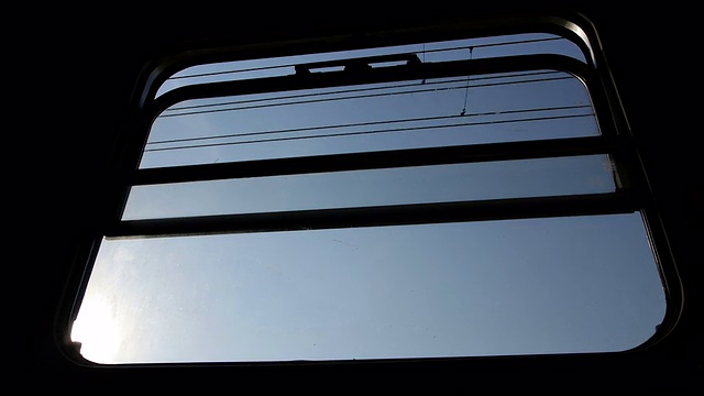 火车车厢的窗户。视频下载