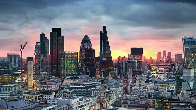 伦敦金融城。夕阳西下的伦敦全景。视频素材