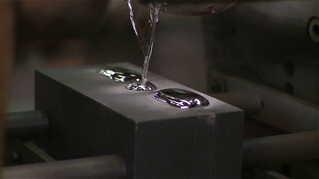 铸造银液体视频素材
