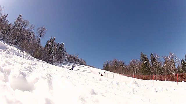 滑雪下坡视频素材