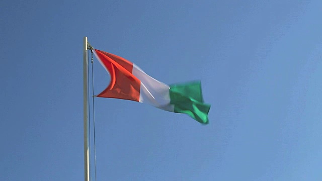 科特迪瓦国旗在风中飘扬视频素材