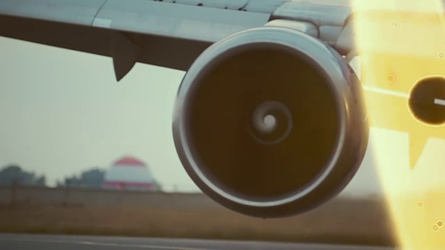 飞机引擎后面的热空气。视频素材