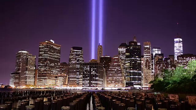 曼哈顿线和灯光纪念塔距离纽约4k时间视频素材