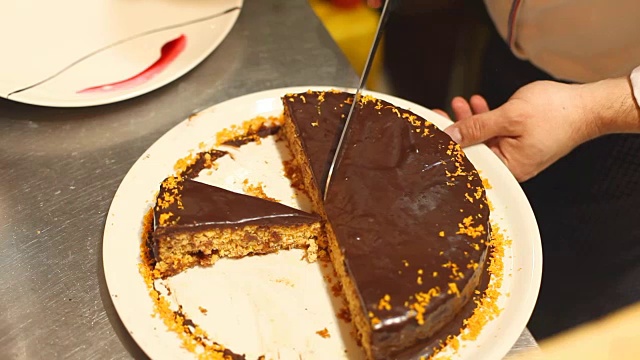 切巧克力蛋糕视频下载