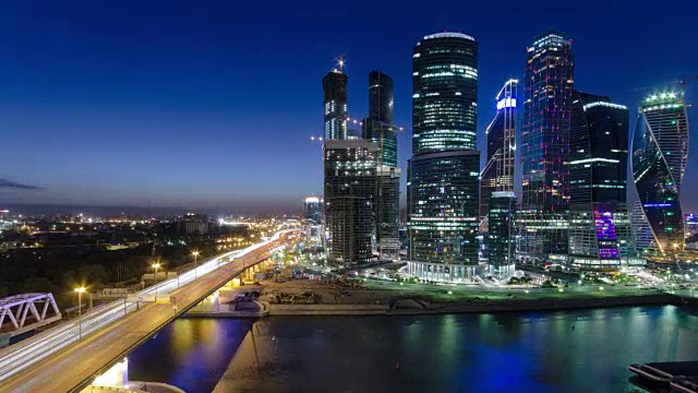 摩天楼国际商业中心城市夜间时光流逝，莫斯科，俄罗斯视频素材