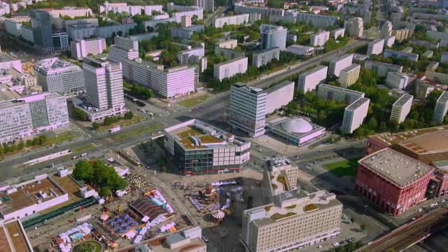 德国柏林美丽的鸟瞰图。欧洲人忙碌的生活视频素材