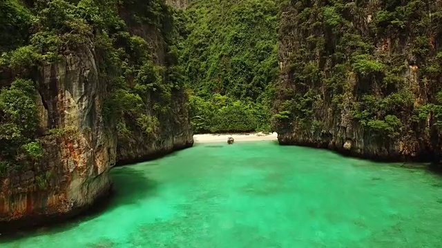 游泳和完美海滩，Kho Phi-Phi Le，泰国南部视频素材