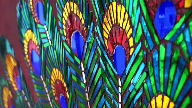 孔雀羽毛，异域风情的印度图案马赛克玻璃视频下载