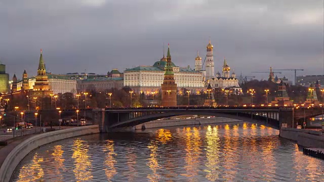 黎明在莫斯科大修桥和克里姆林宫上空视频素材