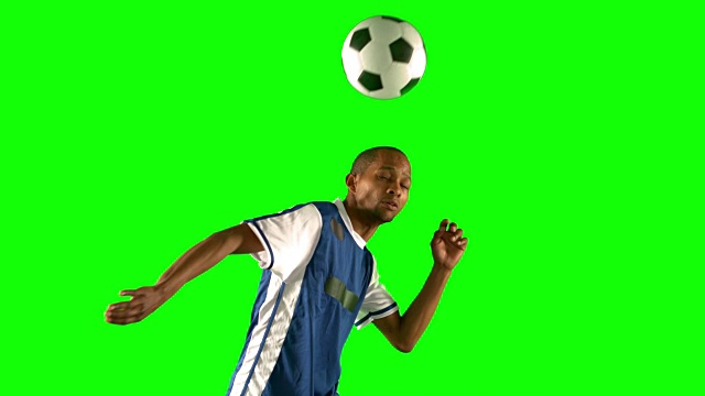足球运动员头球视频素材