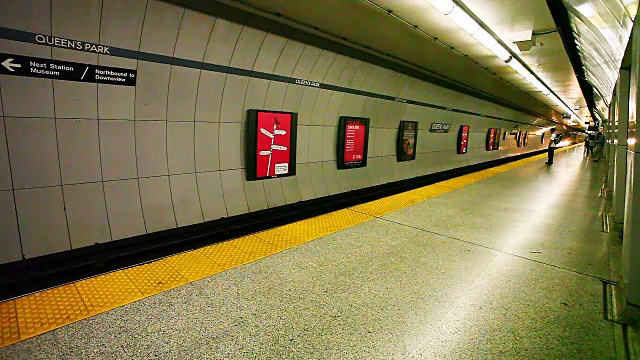 多伦多地铁的景色视频下载