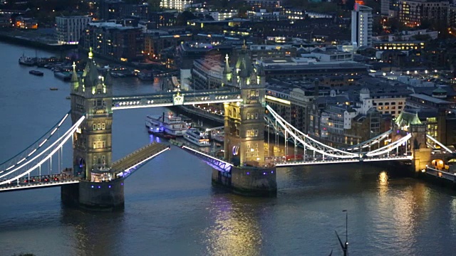 伦敦城的夜景。塔桥视频素材