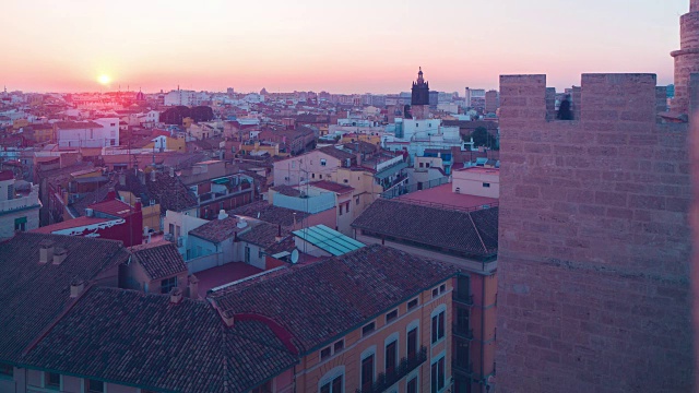 西班牙日落城市从托雷斯德塞拉诺斯4k时间流逝瓦伦西亚视频素材