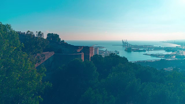 西班牙马拉加城堡港口全景4k时间推移视频下载