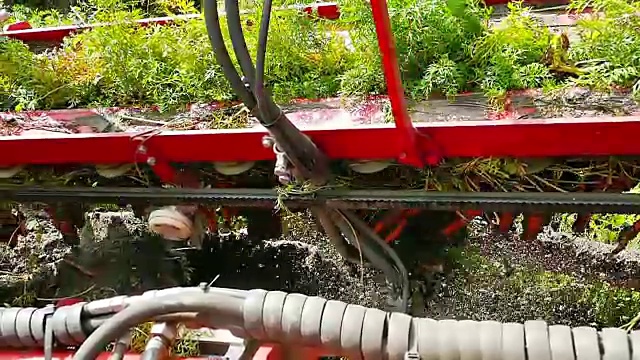 用于收获胡萝卜的农业机械视频下载