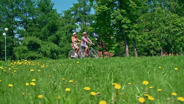 浪漫的自行车视频素材