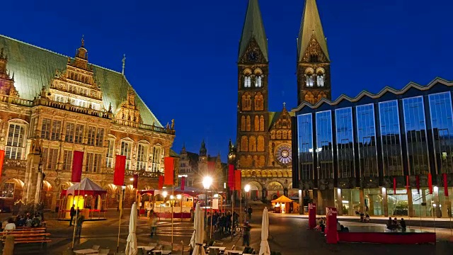 市场广场、市政厅和德国不来梅大教堂的夜景。时间流逝视频素材