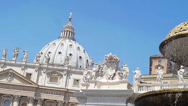 梵蒂冈正面，罗马圣彼得，意大利-广场圣彼得在蓝天上视频素材