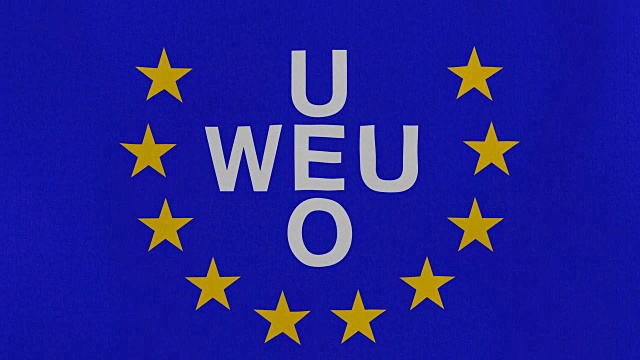 可循环:西欧联盟旗帜在风中飘扬视频下载