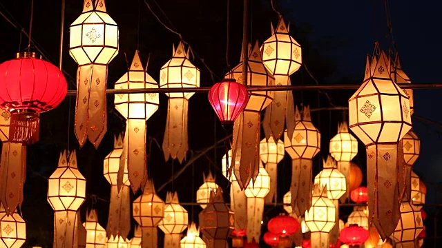 泰国水灯节上的泰国北方风格灯笼视频下载