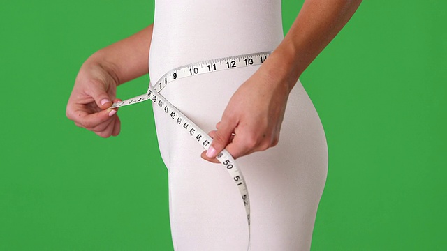 腰围用卷尺测量的女人视频下载