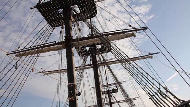 旧帆船的桅杆视频素材