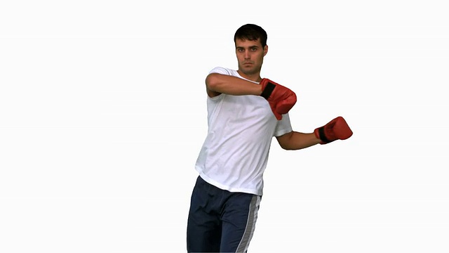 拳击手表演高踢白屏幕视频素材