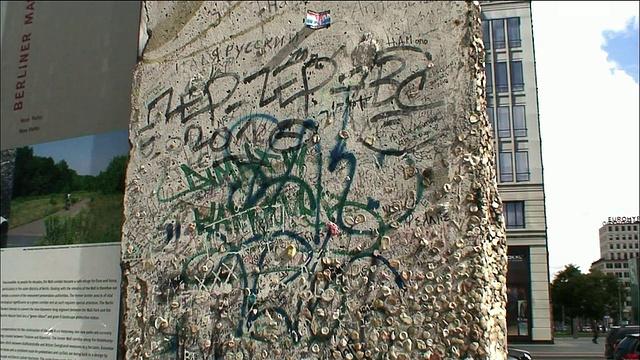 涂鸦破坏了柏林墙的一部分。视频素材