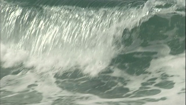巨浪席卷日本海。视频下载