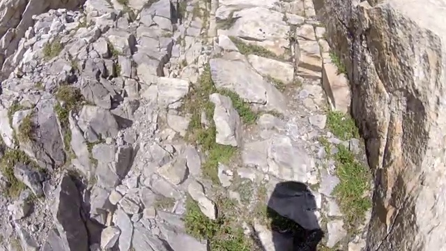 登山探险队，在希腊的奥林匹斯山登山视频素材