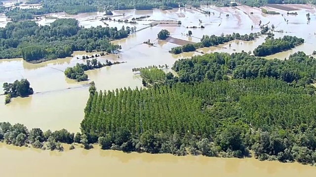 洪水泛滥的萨瓦河鸟瞰图视频素材