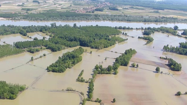 洪水泛滥的萨瓦河鸟瞰图视频素材