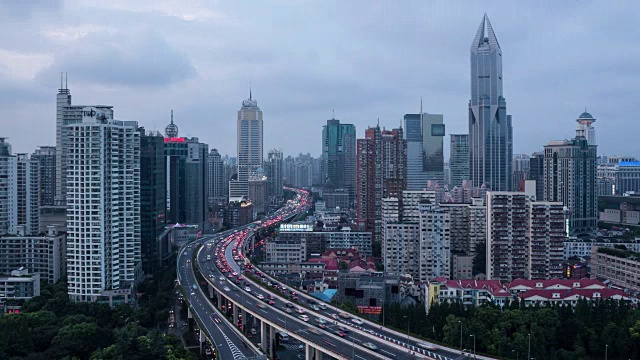 上海立交桥和高架路傍晚视频素材