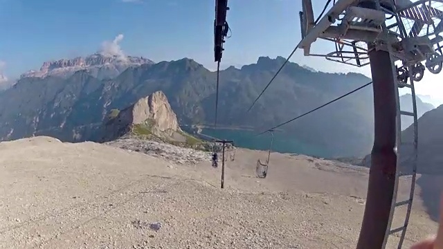 Dolomites Marmolada缆车乘坐登山家pov视频素材