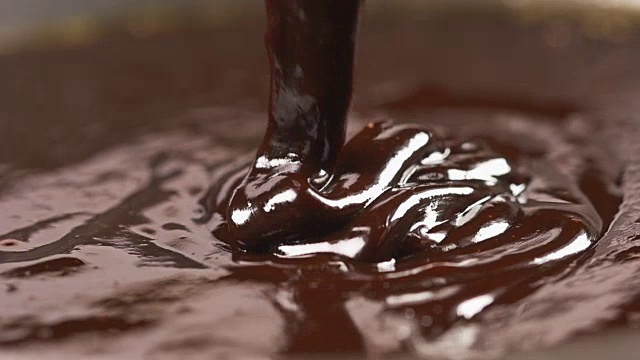 美味的融化巧克力视频素材