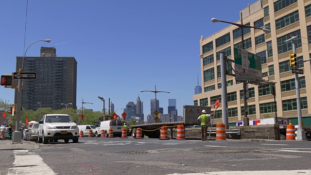 美国夏季日布鲁克林路建设曼哈顿视图4k视频素材