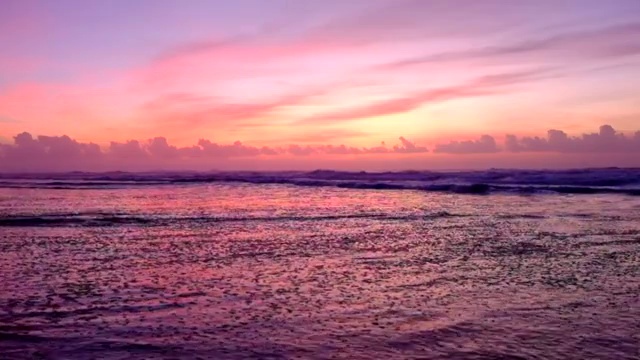 日落时分，葡萄牙菲格埃拉斯谷海滩上的大西洋视频素材