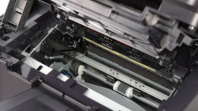 激光打印机墨盒更换视频素材