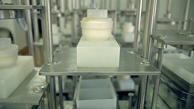 奶酪的生产视频下载