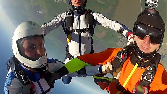 跳伞的视频。视频素材