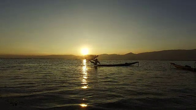 日落时分的渔夫，茵莱湖视频素材
