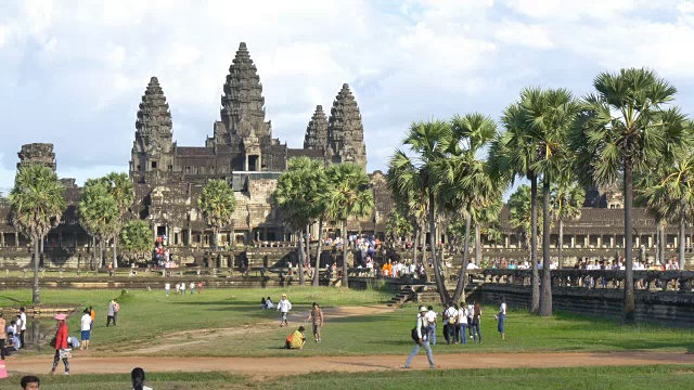 游客时光流逝吴哥窟柬埔寨古代文明寺庙视频下载