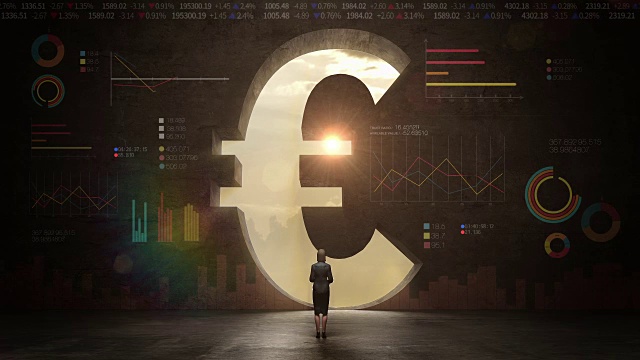 女商人站在一堵欧洲标志形状的黑色墙壁前。欧元货币。欧元的钱。与经济关系图视频素材