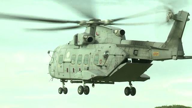 军事教育和训练-救援直升机起飞视频下载